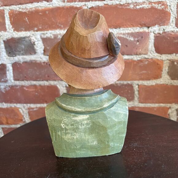 1970 Hand-Carved Bavarian Wood Bust – Garmisch-Partenkirchen, Germany - Picture 4 of 5